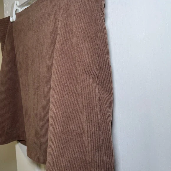 Halara High Waisted 2-in-1 A Line Mini Corduroy Casual Skirt Size XL - Picture 10 of 15